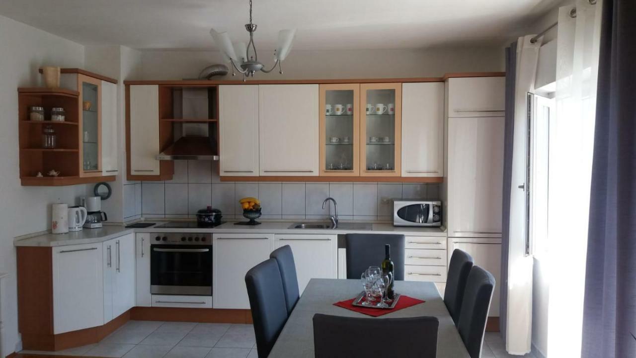 Apartman Teklic Kastela Exterior photo